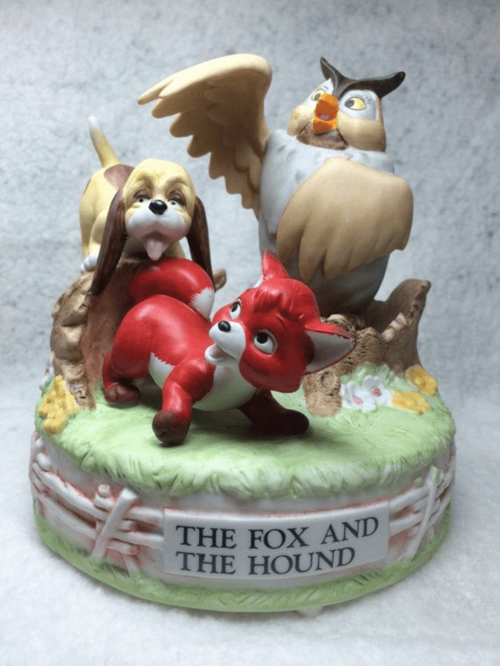 Charming The Fox and the Hound Cake