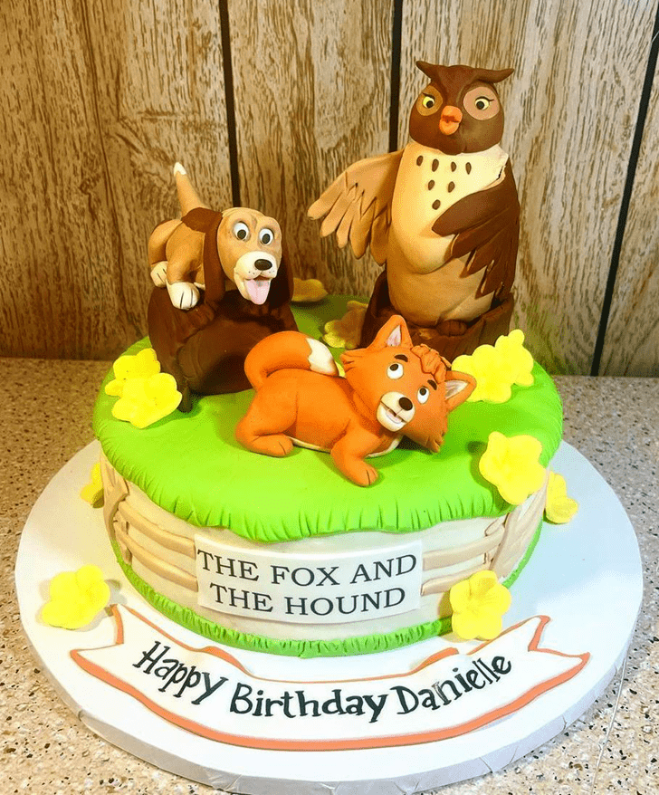 Dazzling The Fox and the Hound Cake