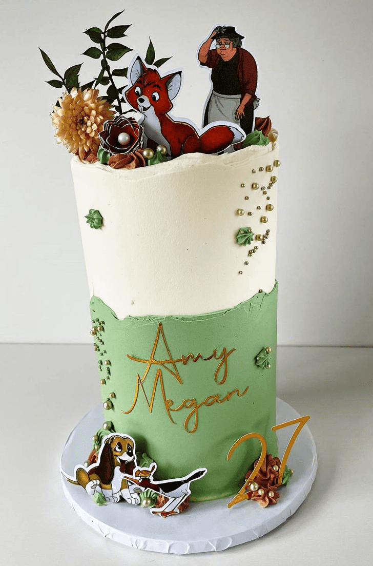 Exquisite The Fox and the Hound Cake