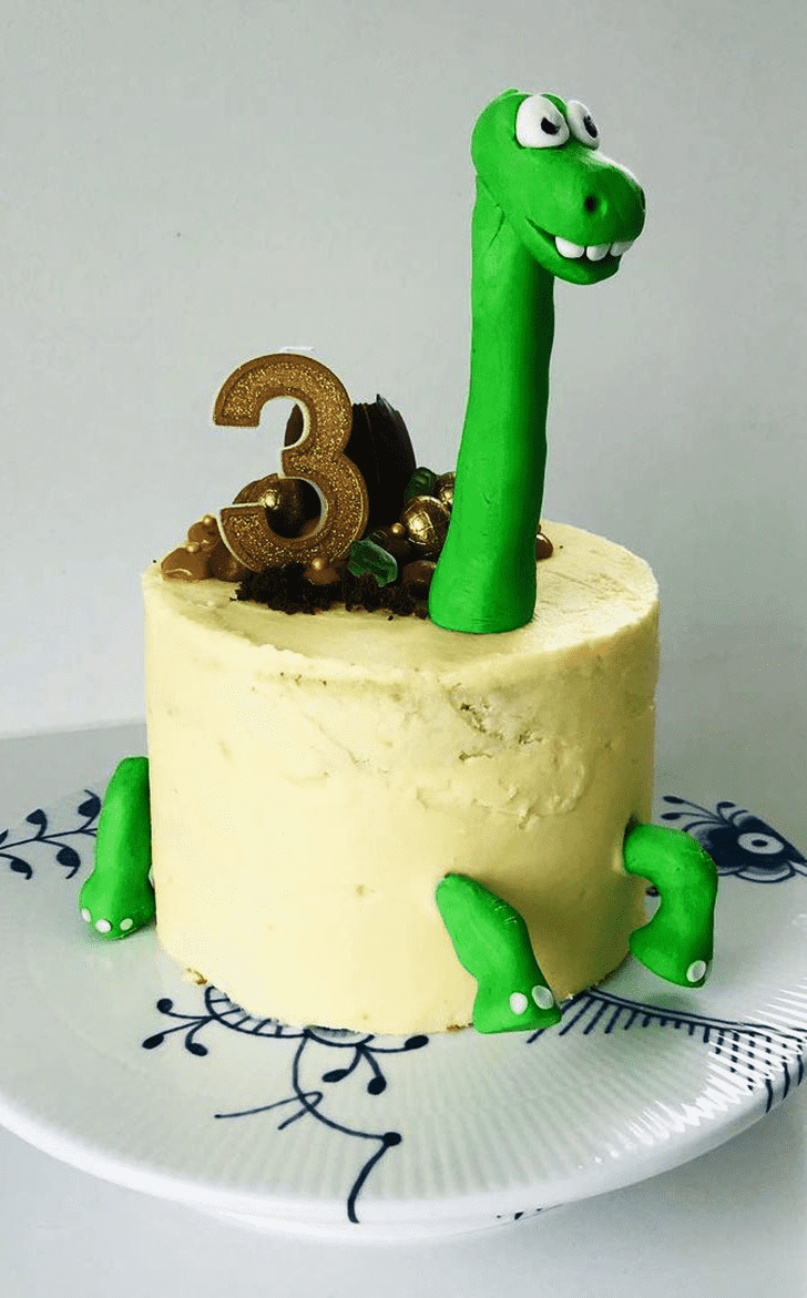 Enticing The Good Dinosaur Cake