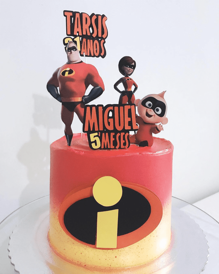 Enthralling The Incredibles Cake