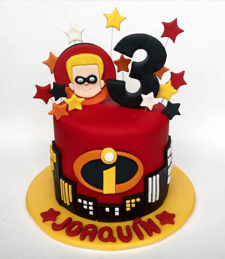 Magnetic The Incredibles Cake
