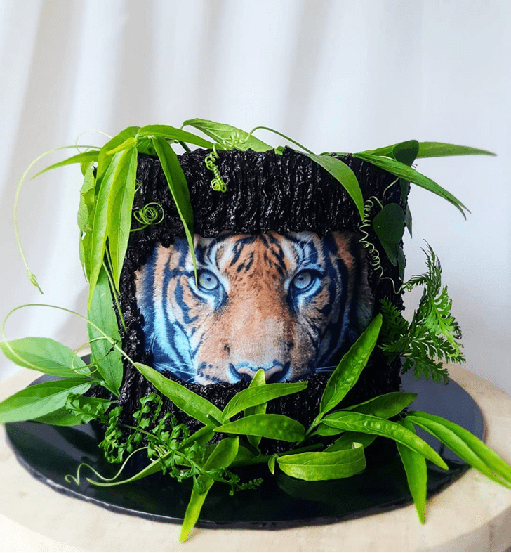 Magnificent Tiger Cake