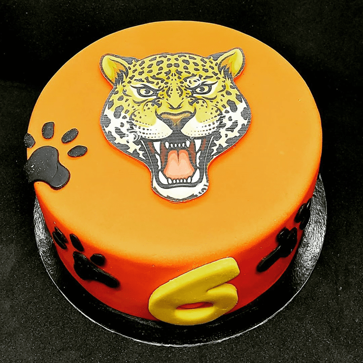 Nice Tiger Cake