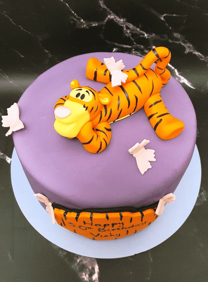 Lovely Tigger Cake Design