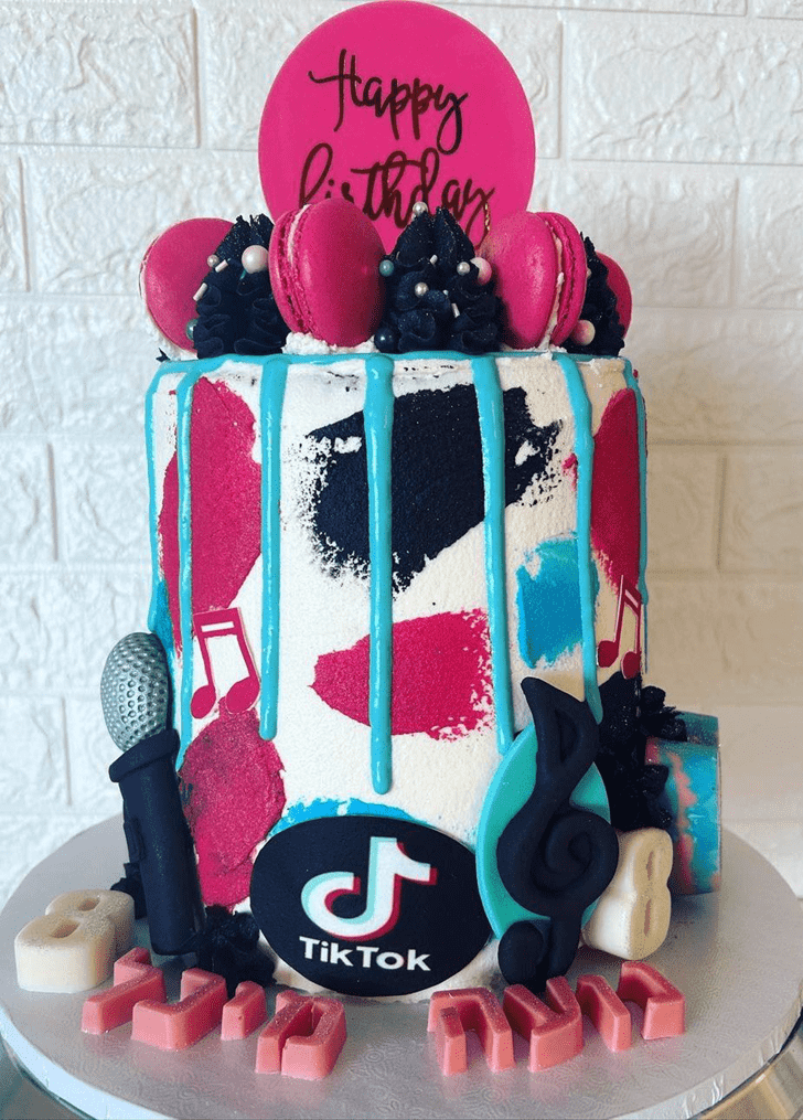 Mesmeric Tiktok Cake