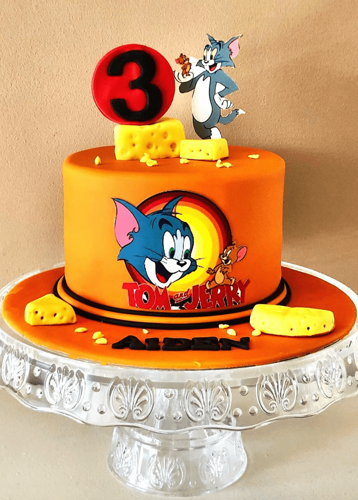 Bewitching Tom and Jerry Cake