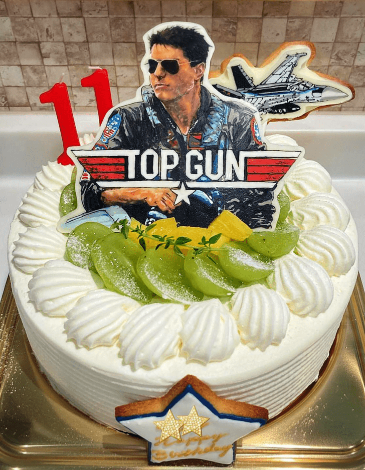 Delicate Top Gun Cake