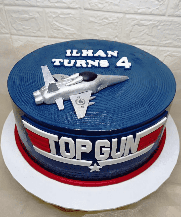 Magnetic Top Gun Cake