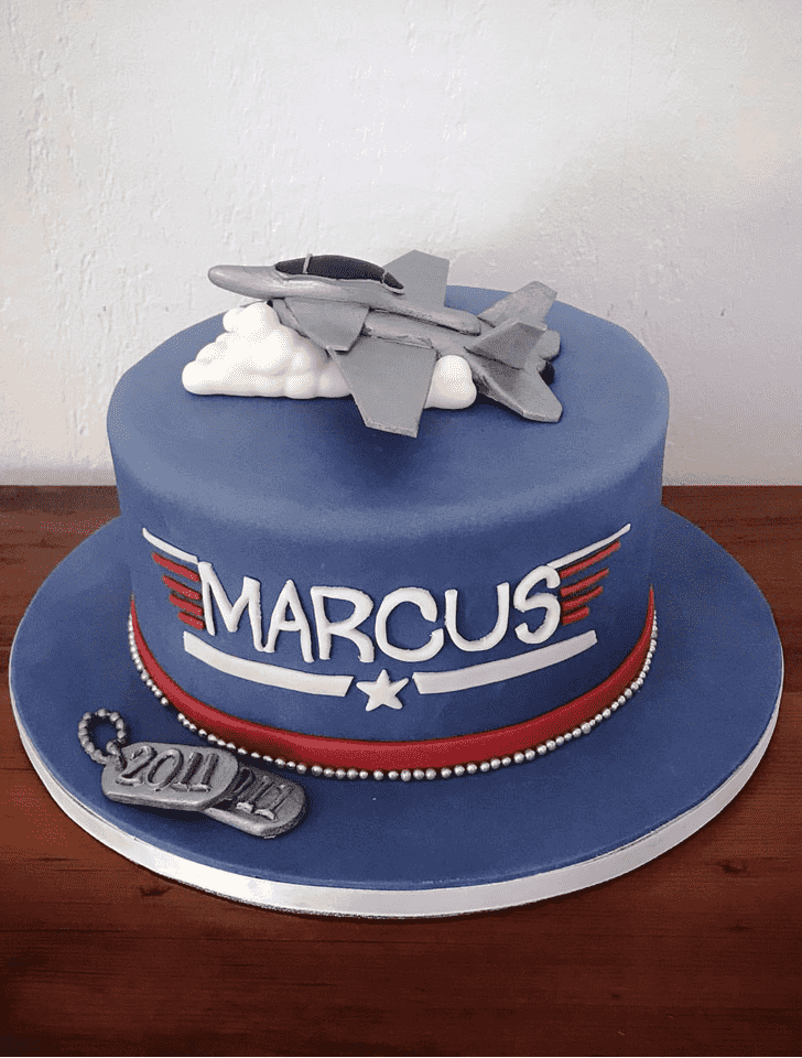 Wonderful Top Gun Cake Design