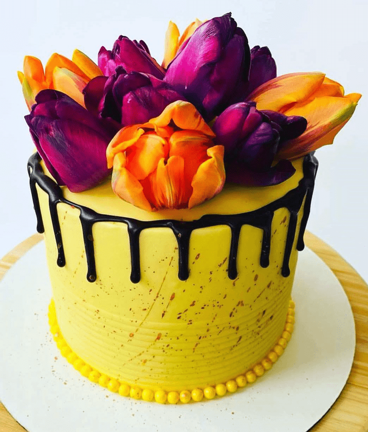 Comely Tulip Cake