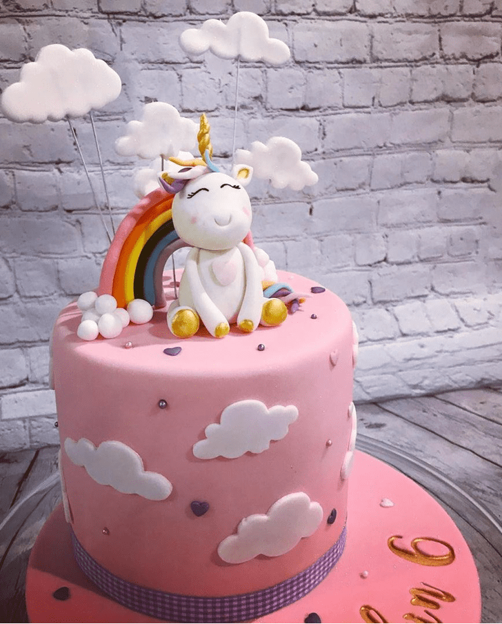 Inviting Unicorn Cake