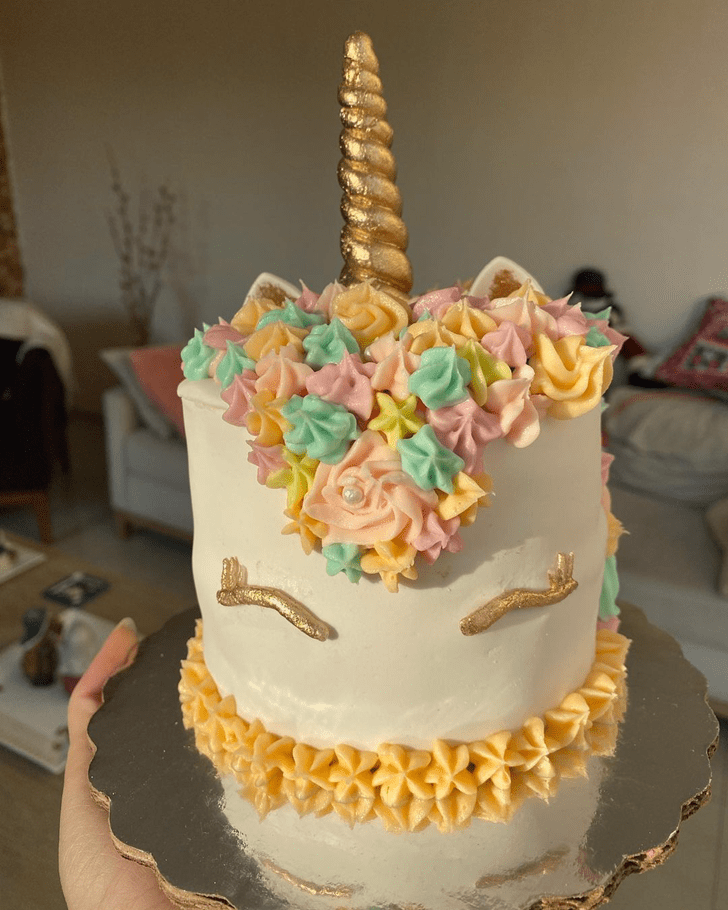 Pleasing Unicorn Cake