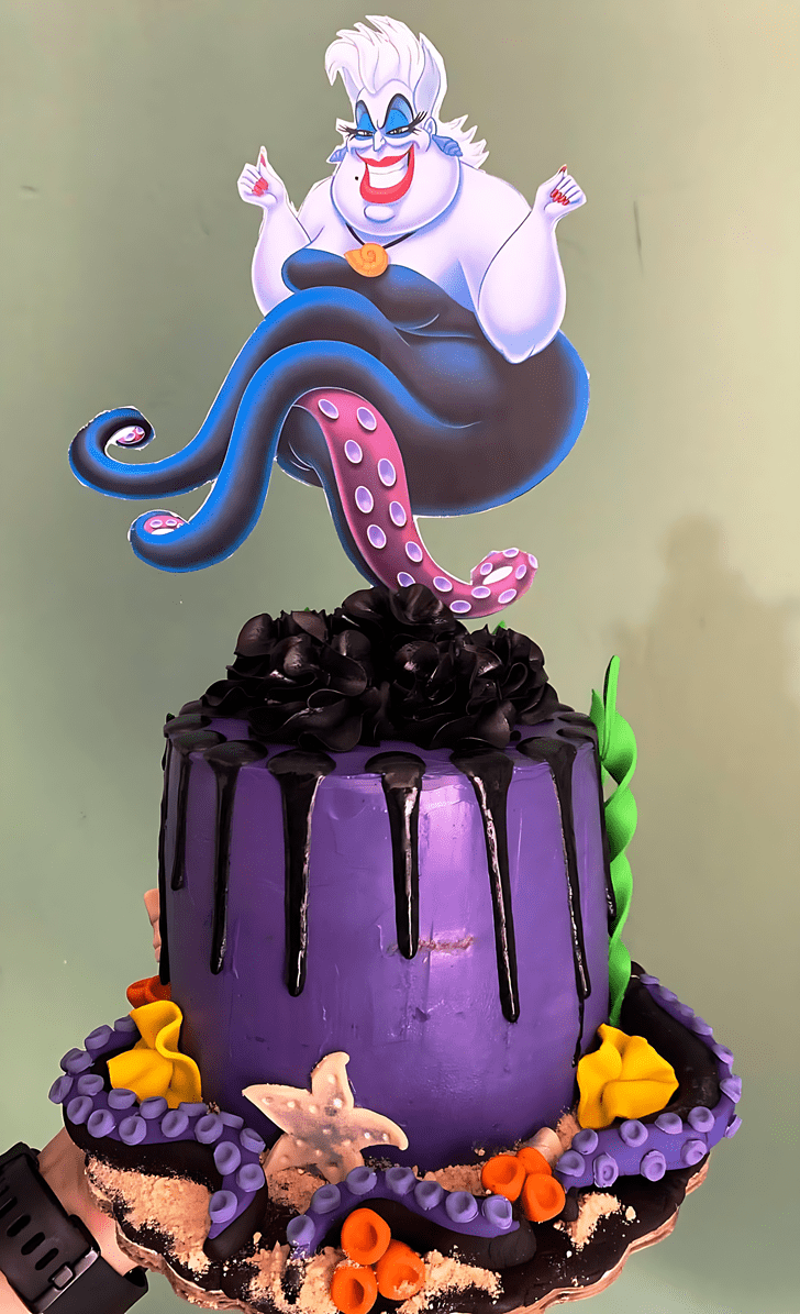 Exquisite Ursula Cake