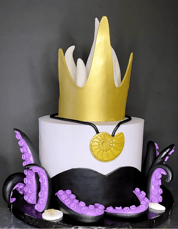 Graceful Ursula Cake