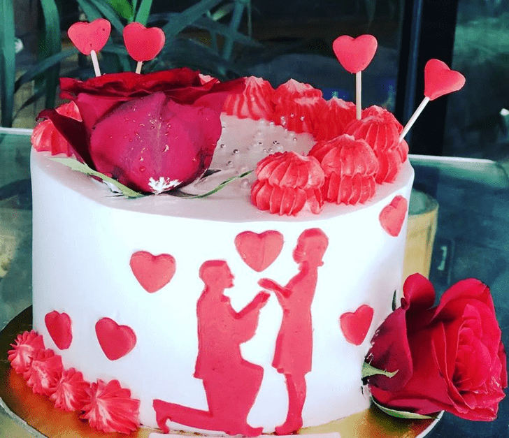 Comely Valentines Cake
