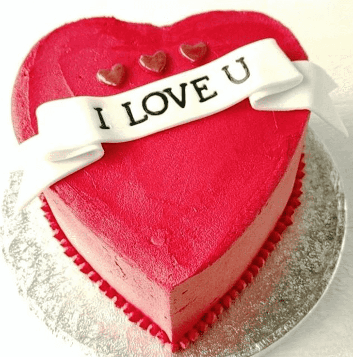 Enticing Valentines Cake
