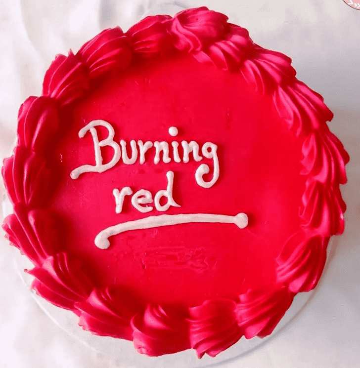 Inviting Valentines Cake