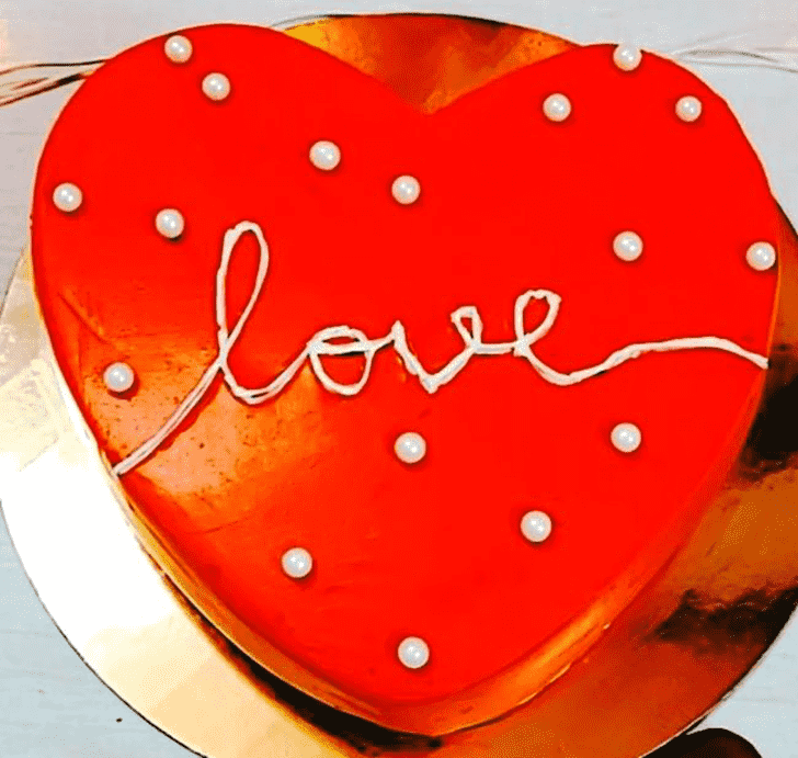 Splendid Valentines Cake