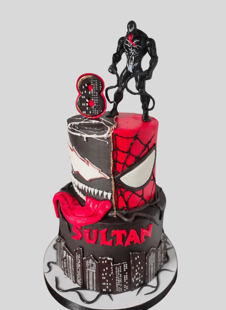 Pretty Venom Cake