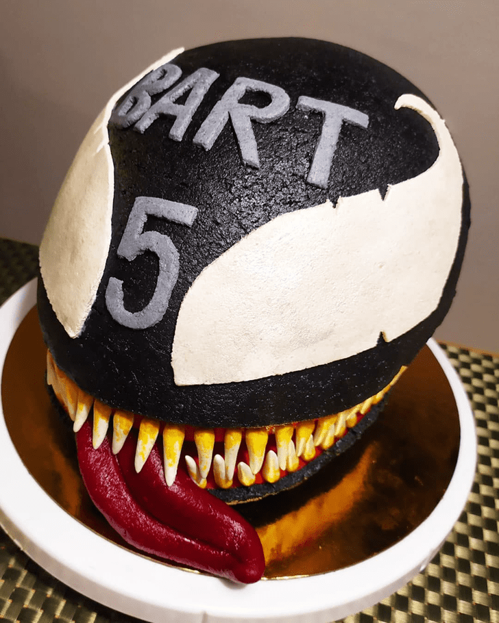 Alluring Venom Cake
