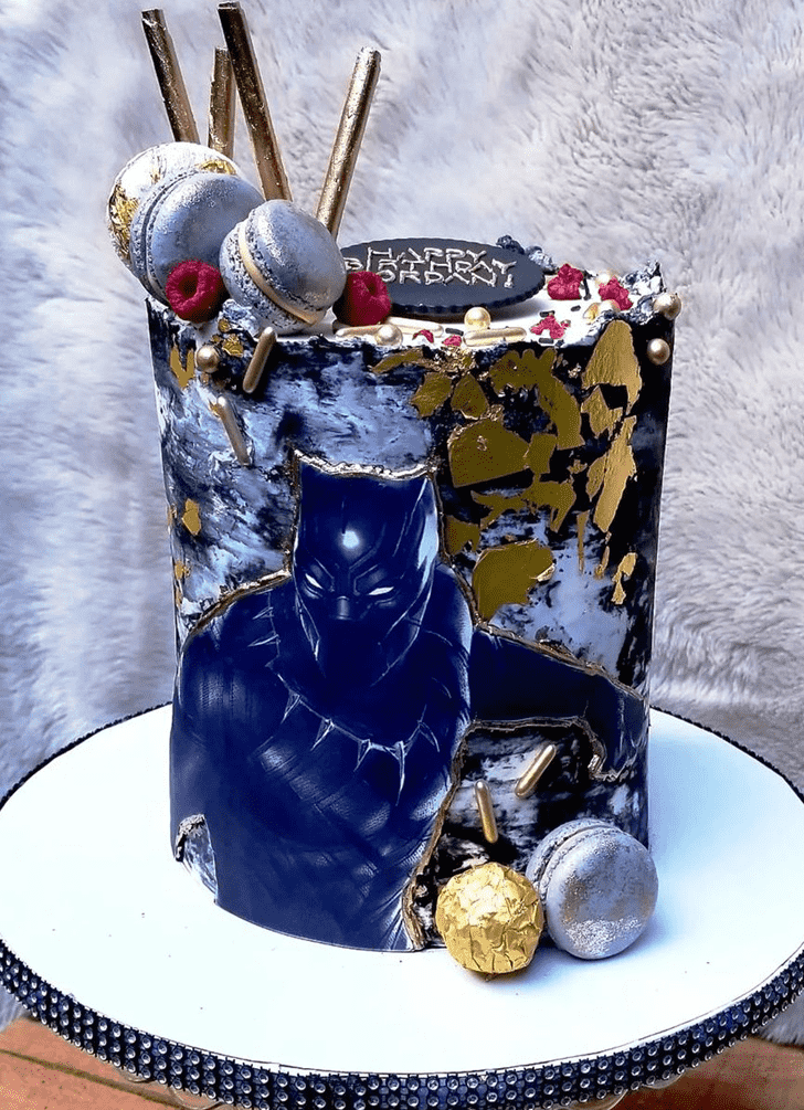 Lovely Wakanda Forever Cake Design