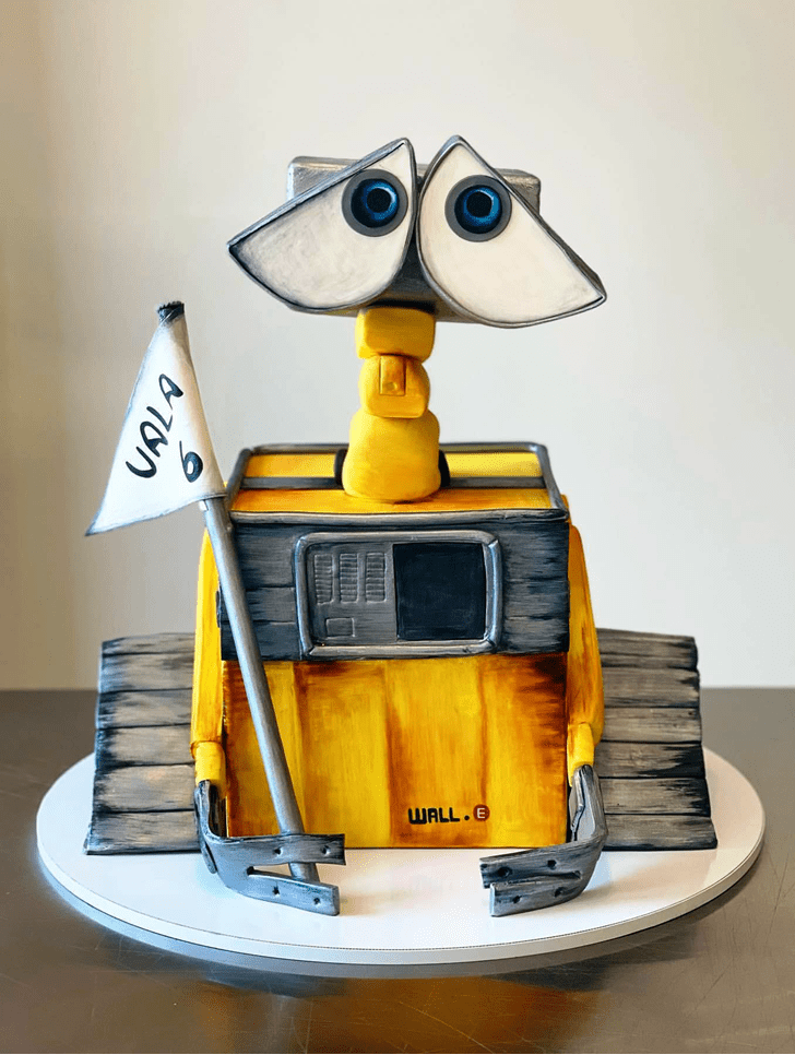 Adorable Wall-E Cake