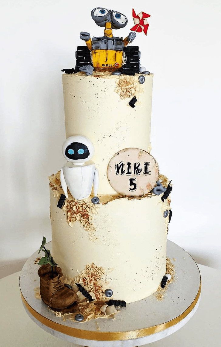 Beauteous Wall-E Cake