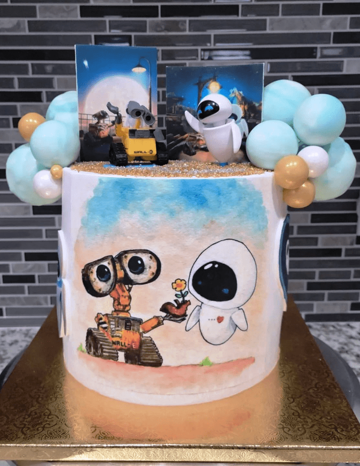 Dazzling Wall-E Cake