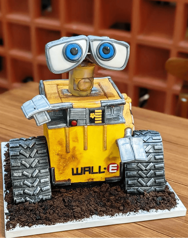 Excellent Wall-E Cake