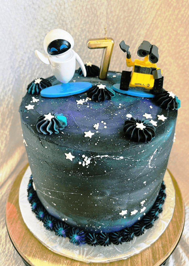 Fascinating Wall-E Cake