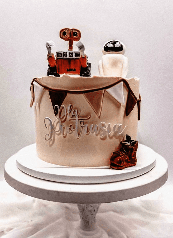 Good Looking Wall-E Cake