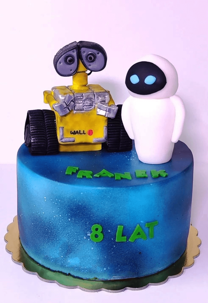 Gorgeous Wall-E Cake