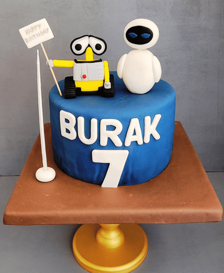 Inviting Wall-E Cake