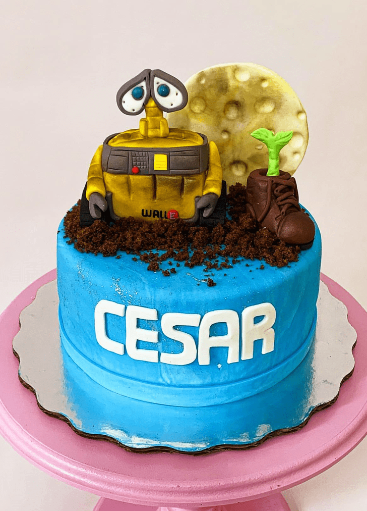 Lovely Wall-E Cake Design