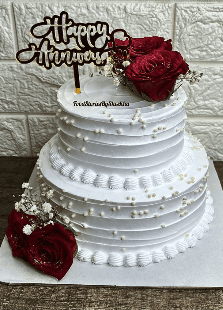 Captivating Wedding Anniversary Cake