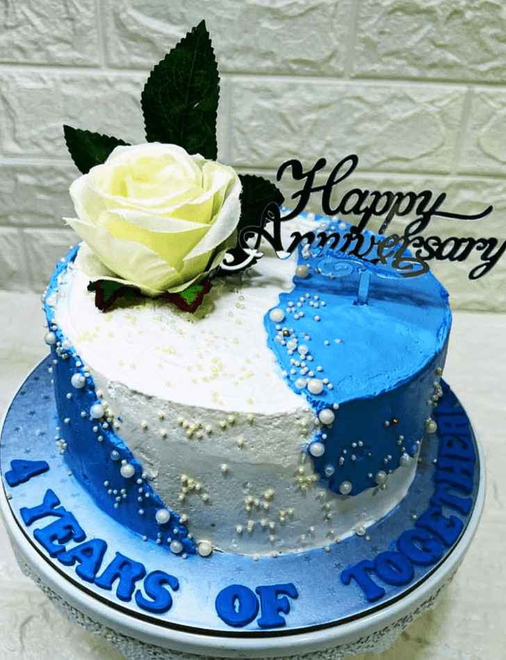 Charming Wedding Anniversary Cake