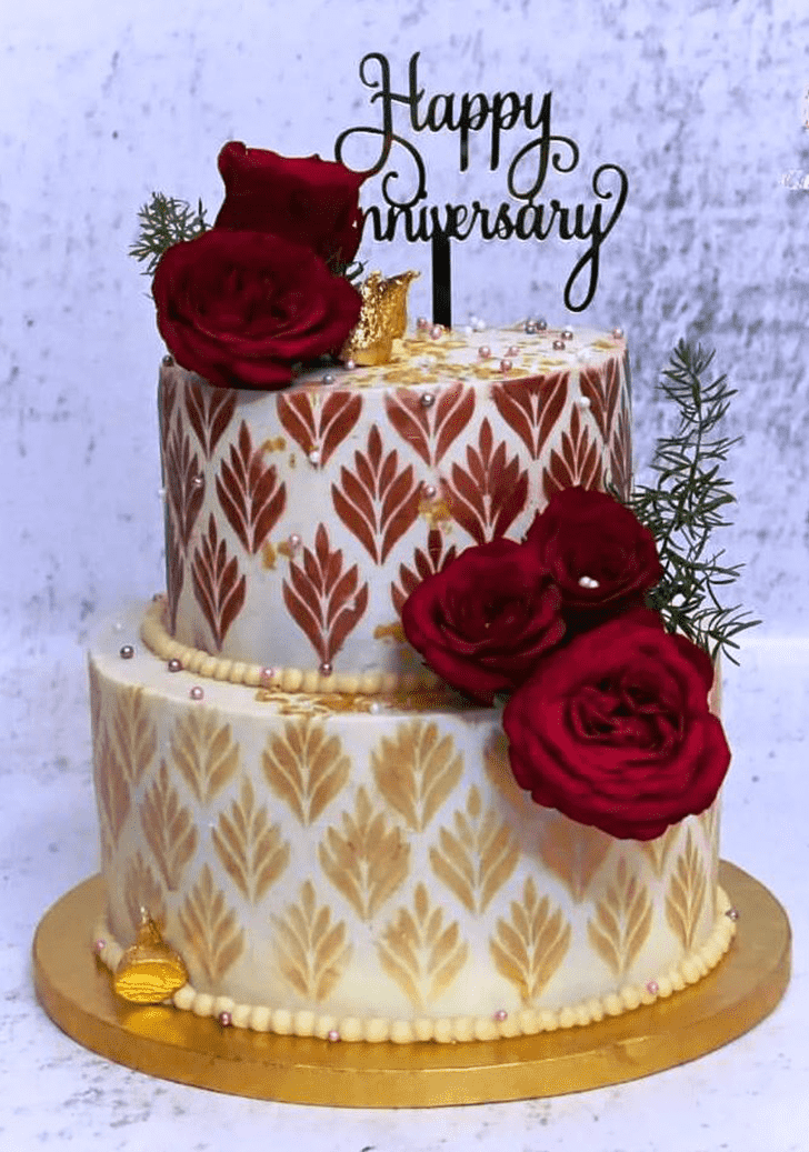 Comely Wedding Anniversary Cake