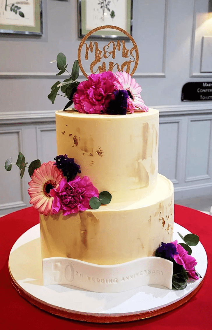 Delicate Wedding Anniversary Cake