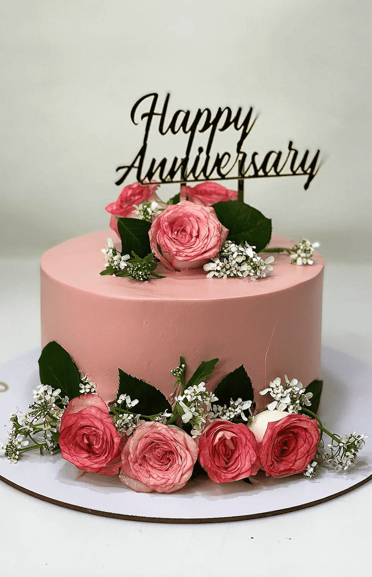 Graceful Wedding Anniversary Cake