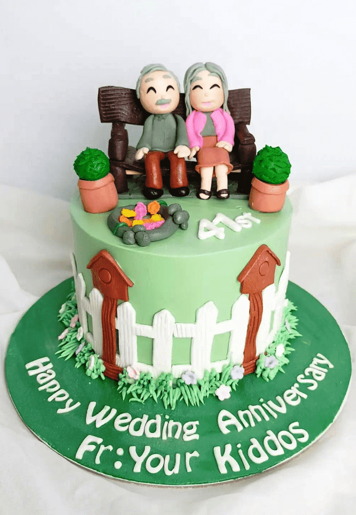 Radiant Wedding Anniversary Cake