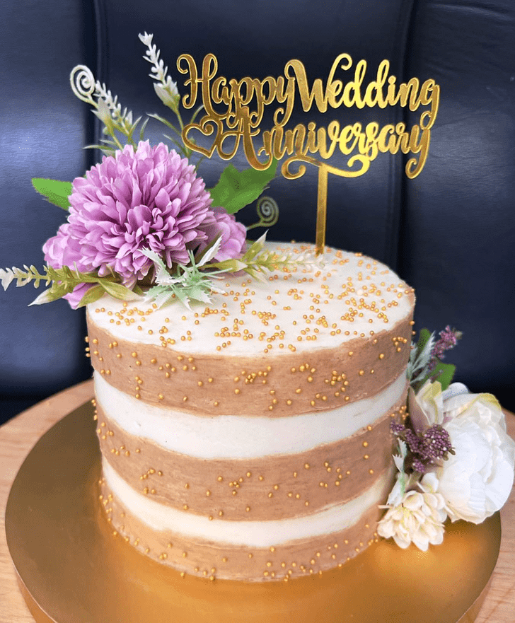 Superb Wedding Anniversary Cake