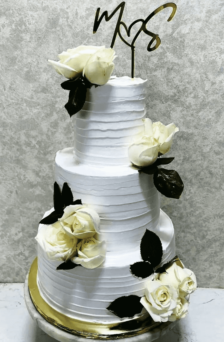 Captivating White Rose Cake