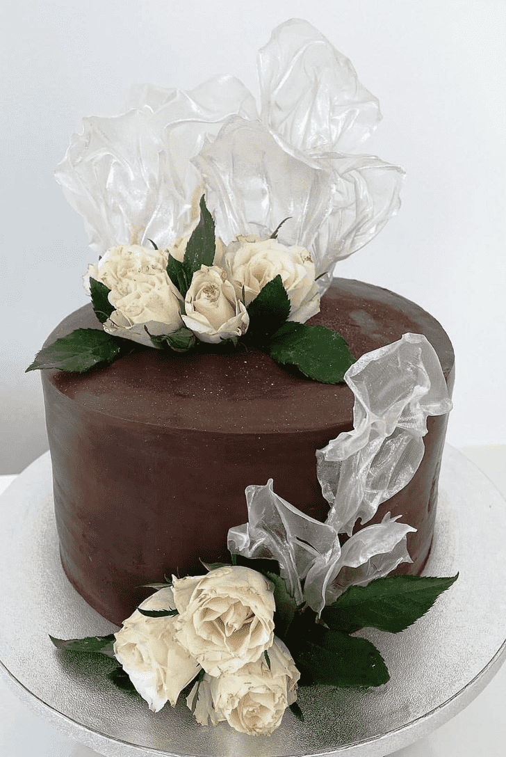 Exquisite White Rose Cake
