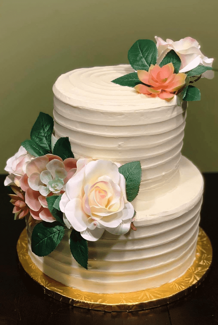 Fine White Rose Cake