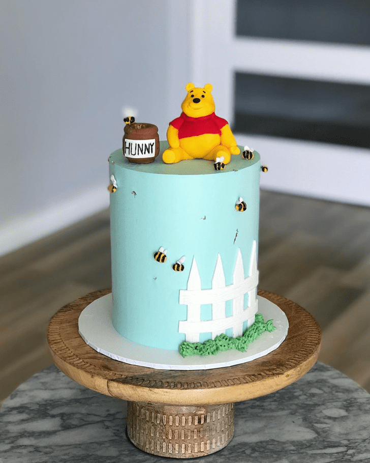 Dazzling Winnie the Pooh Cake