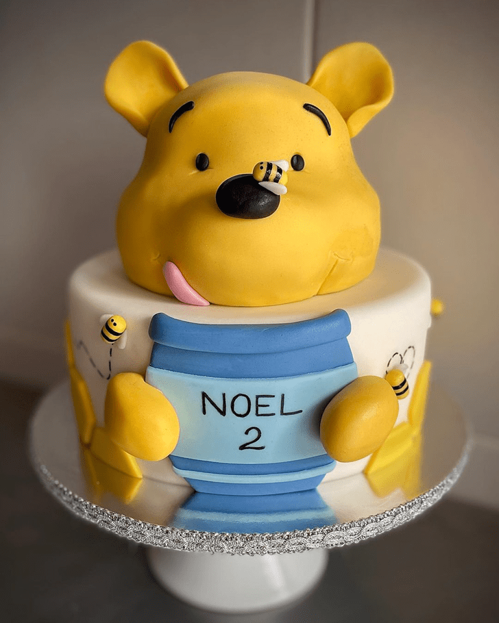 Divine Winnie the Pooh Cake