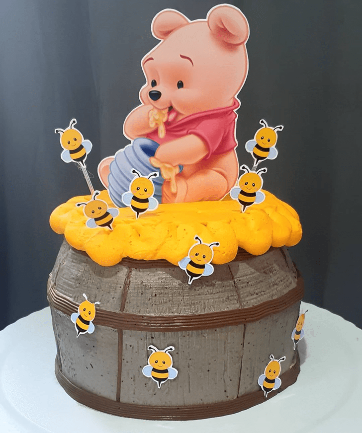 Enthralling Winnie the Pooh Cake