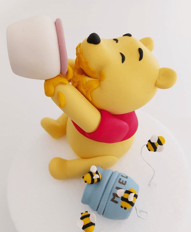 Exquisite Winnie the Pooh Cake