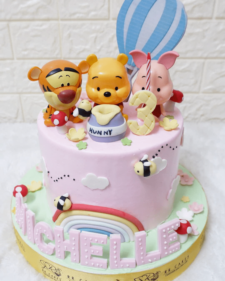 Nice Winnie the Pooh Cake